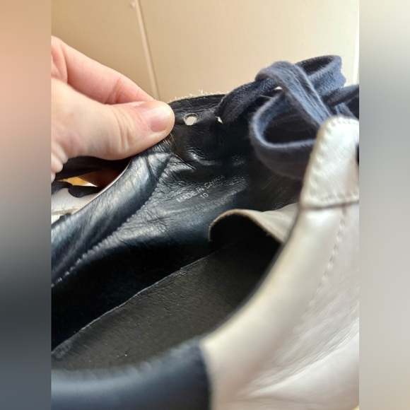 J Slides Women's Parker Fashion Sneaker, White/Navy, Size 10 - Picture 9 of 9